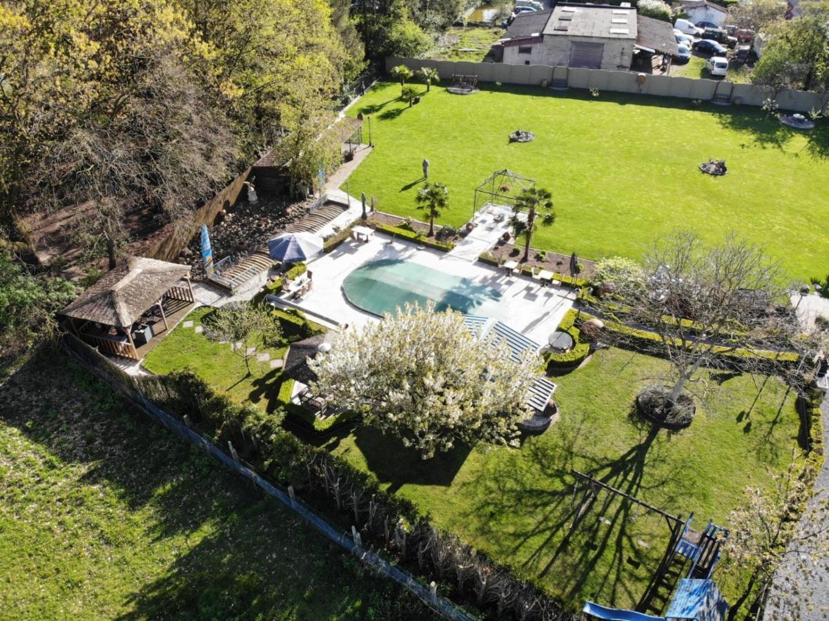 B&B Casa Roman & Vakantiewoning Voor 1 Pers Tot Max 32 Personen Zonhoven Bagian luar foto