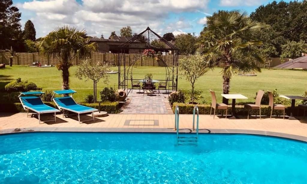 B&B Casa Roman & Vakantiewoning Voor 1 Pers Tot Max 32 Personen Zonhoven Bagian luar foto