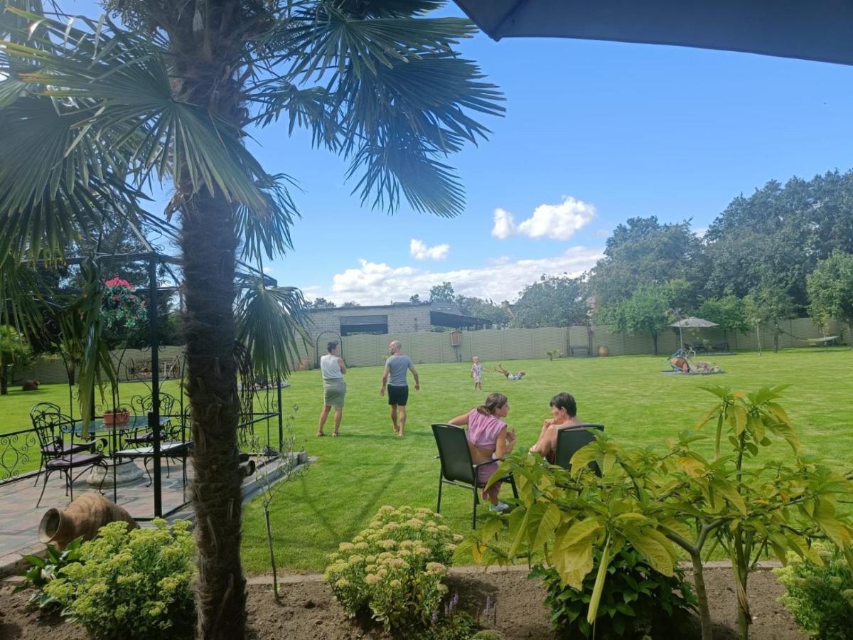 B&B Casa Roman & Vakantiewoning Voor 1 Pers Tot Max 32 Personen Zonhoven Bagian luar foto