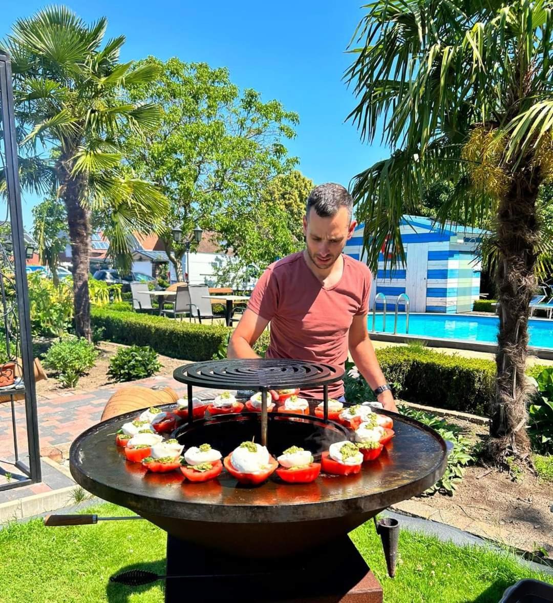 B&B Casa Roman & Vakantiewoning Voor 1 Pers Tot Max 32 Personen Zonhoven Bagian luar foto