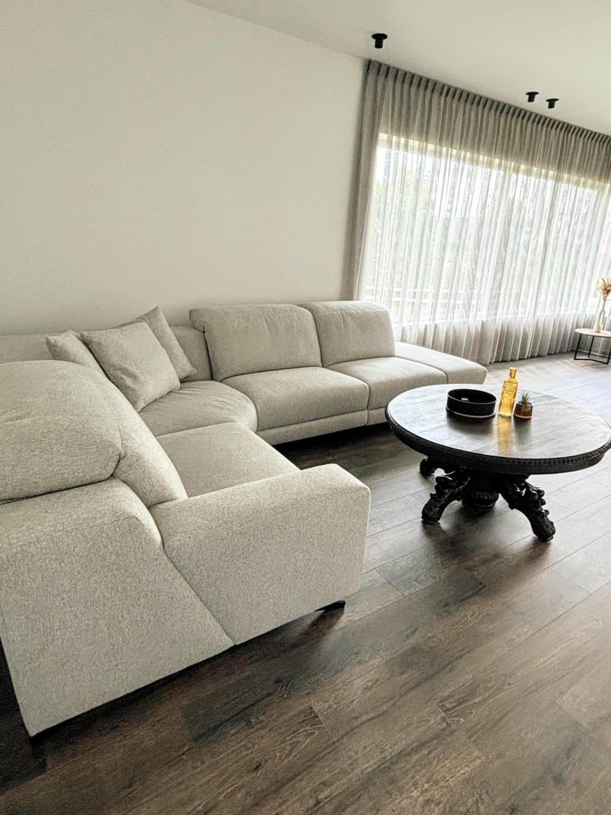 B&B Casa Roman & Vakantiewoning Voor 1 Pers Tot Max 32 Personen Zonhoven Bagian luar foto