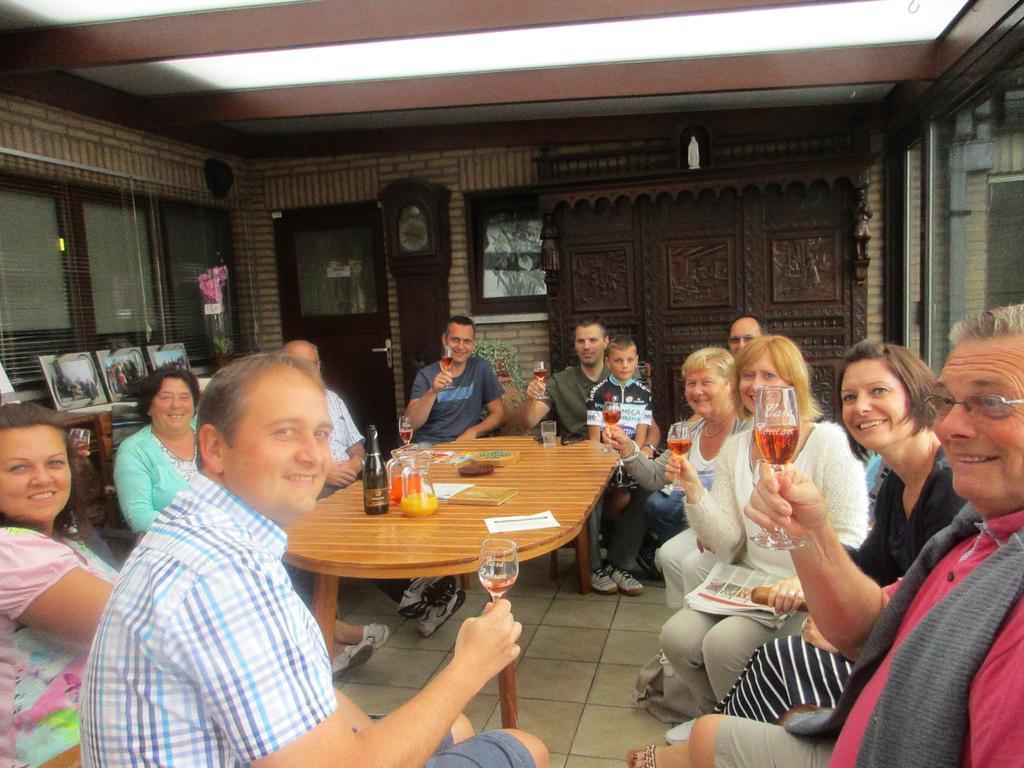 B&B Casa Roman & Vakantiewoning Voor 1 Pers Tot Max 32 Personen Zonhoven Bagian luar foto