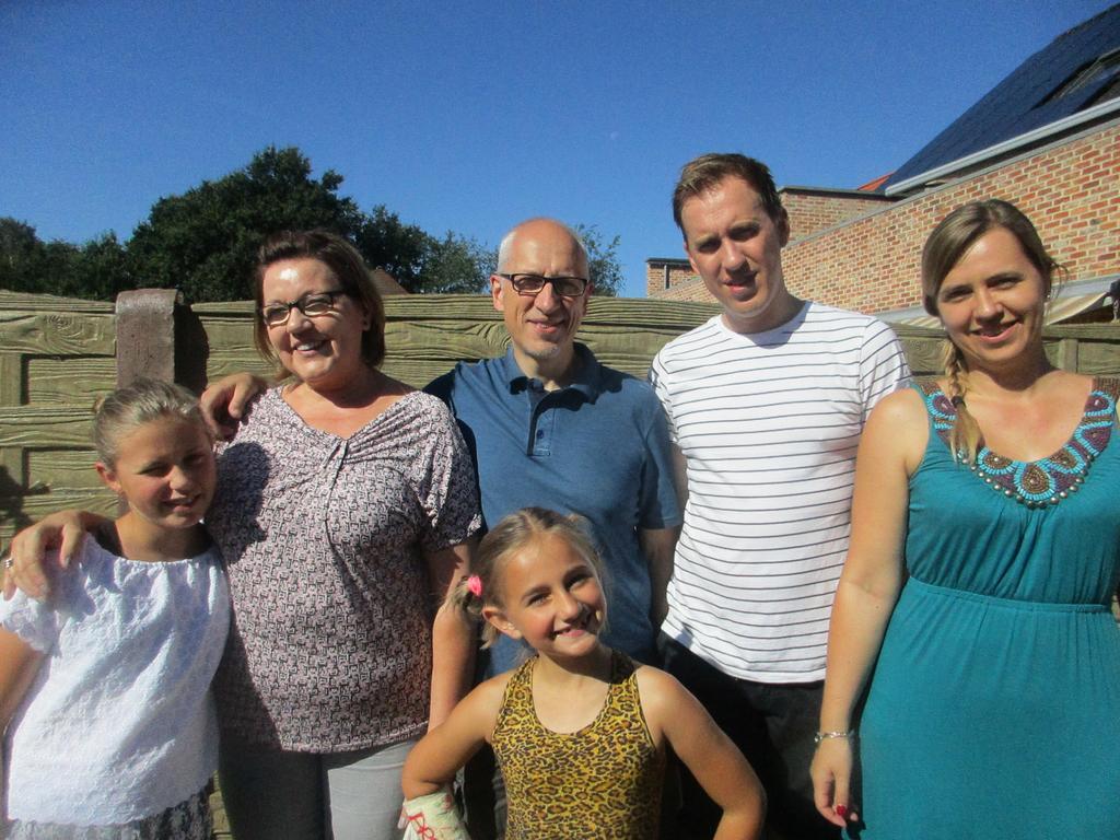 B&B Casa Roman & Vakantiewoning Voor 1 Pers Tot Max 32 Personen Zonhoven Bagian luar foto