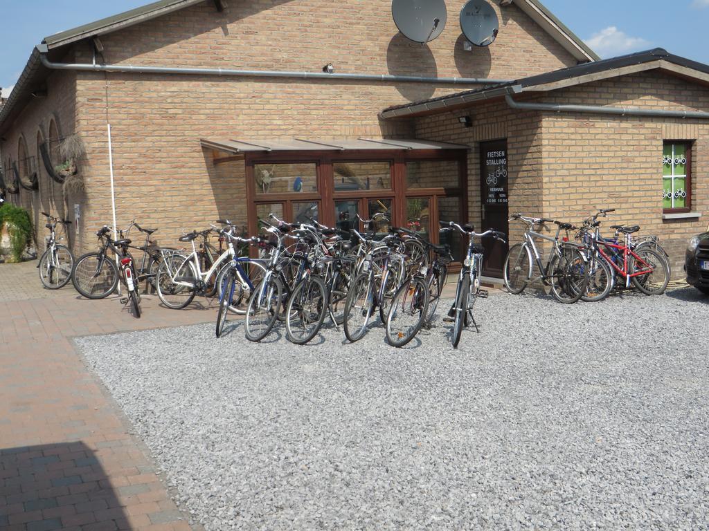B&B Casa Roman & Vakantiewoning Voor 1 Pers Tot Max 32 Personen Zonhoven Bagian luar foto
